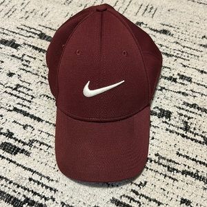 Nike Golf Legacy 91 Tech maroon & white hat.